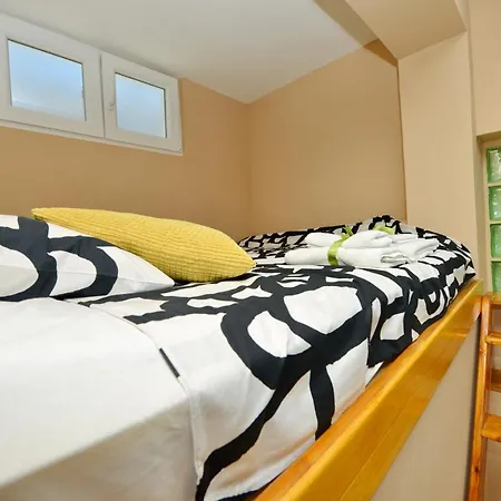 Villa Popandrock Sleeps 5 With Parking