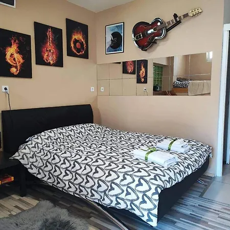 Popandrock Sleeps 5 With Parking Villa *