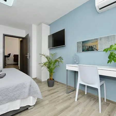 Popandrock Sleeps 5 With Parking * 扎达尔