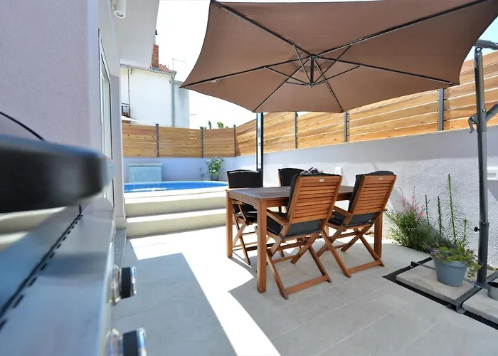 Popandrock Sleeps 5 With Parking וילה זאדאר