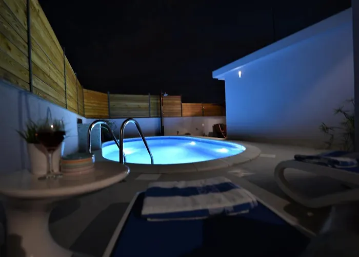 Popandrock Sleeps 5 With Parking וילה זאדאר