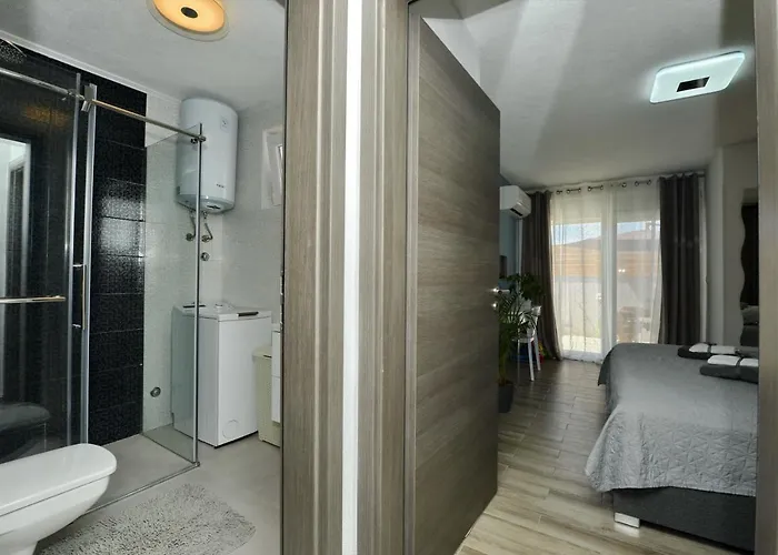 Popandrock Sleeps 5 With Parking * זאדאר