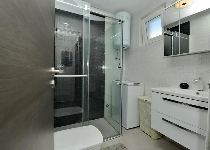 Popandrock Sleeps 5 With Parking Villa Zadar