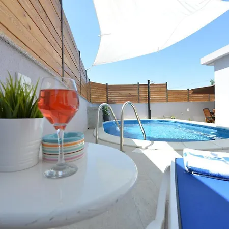 Villa Popandrock Sleeps 5 With Parking Zadar